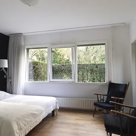 Panzió B & B Waalre 3*